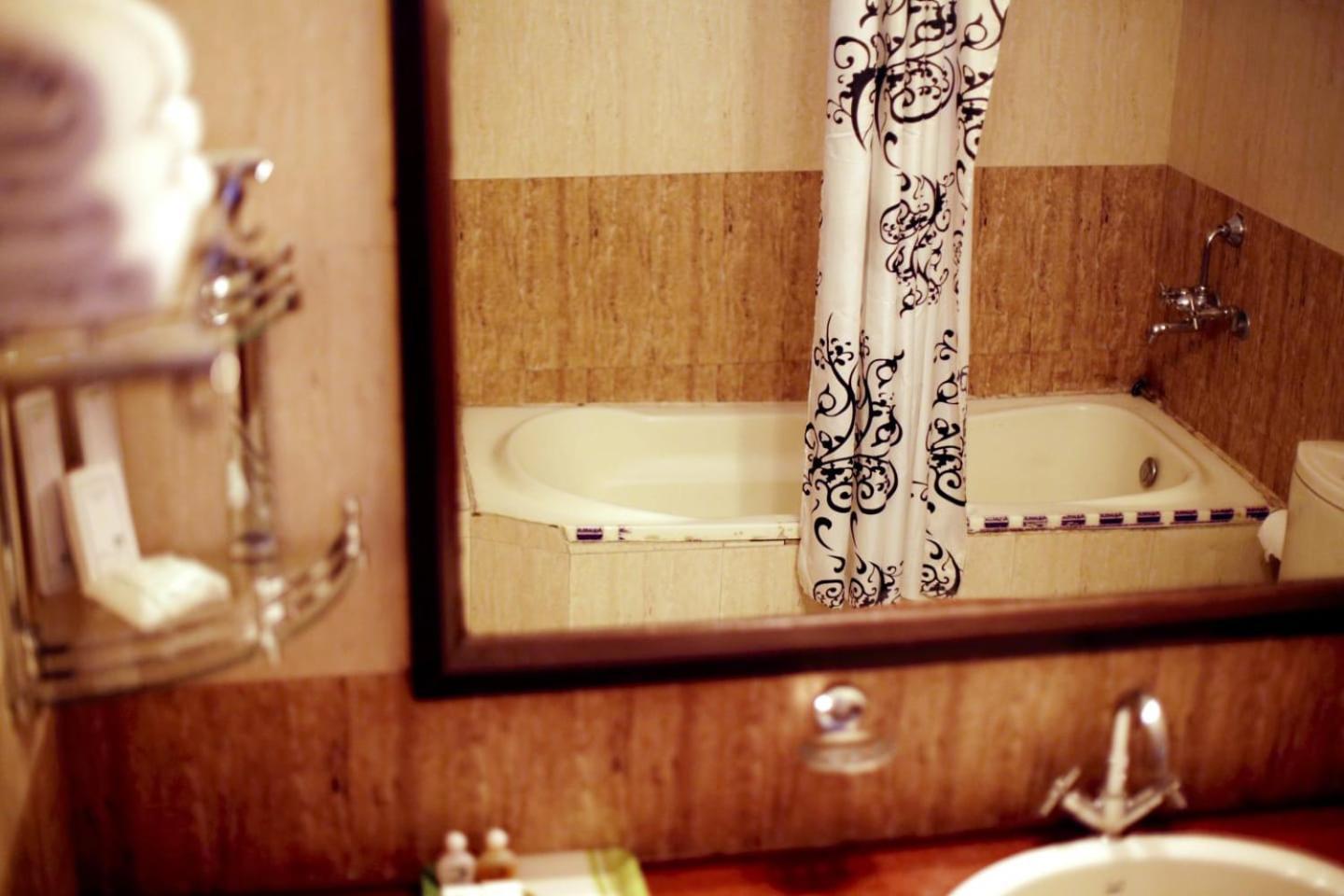Hotel Glacier Resort Manāli Zewnętrze zdjęcie
