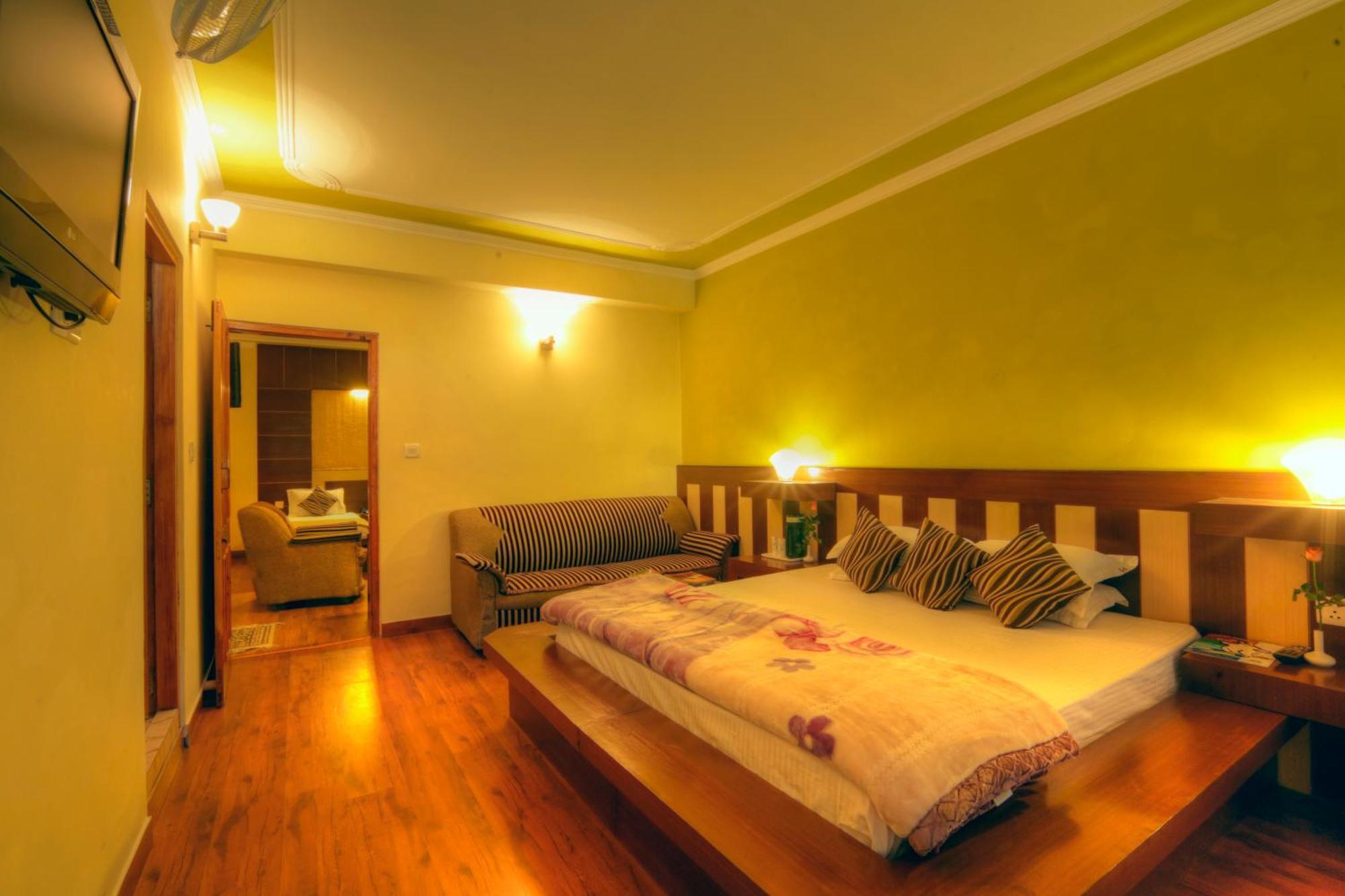 Hotel Glacier Resort Manāli Zewnętrze zdjęcie