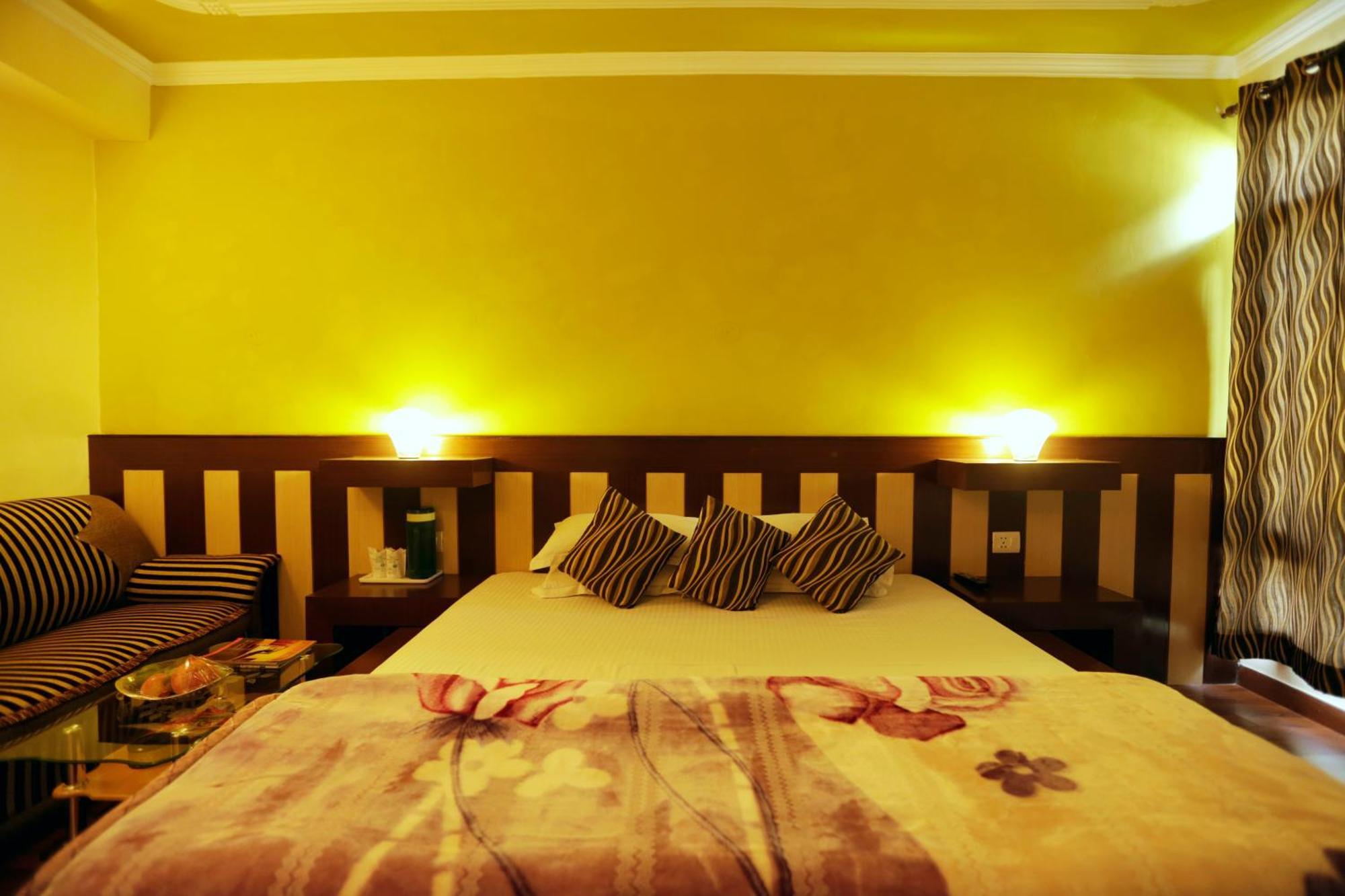 Hotel Glacier Resort Manāli Zewnętrze zdjęcie