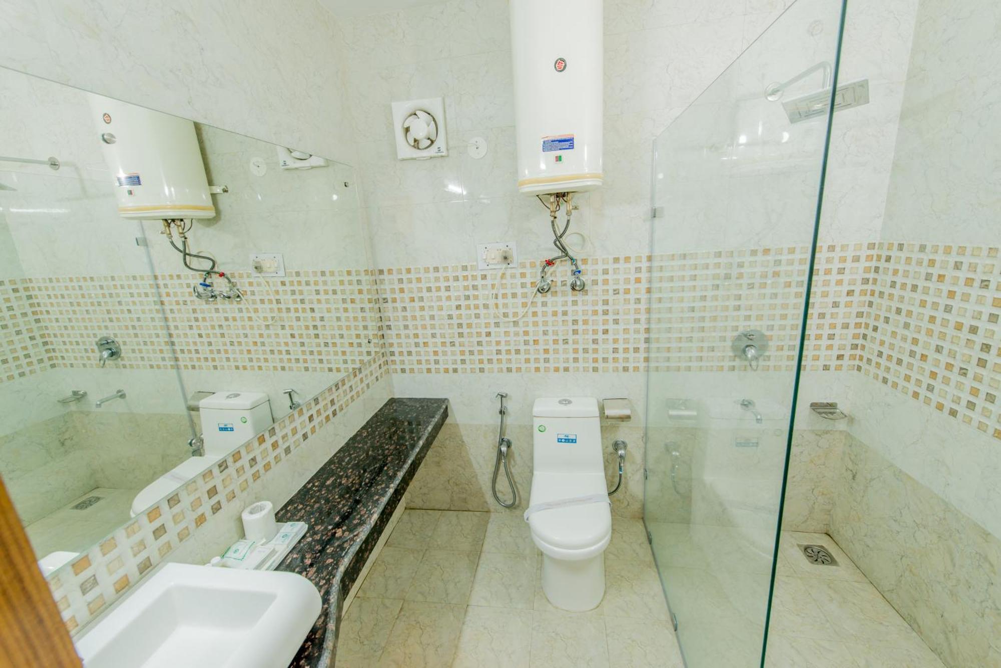 Hotel Glacier Resort Manāli Zewnętrze zdjęcie